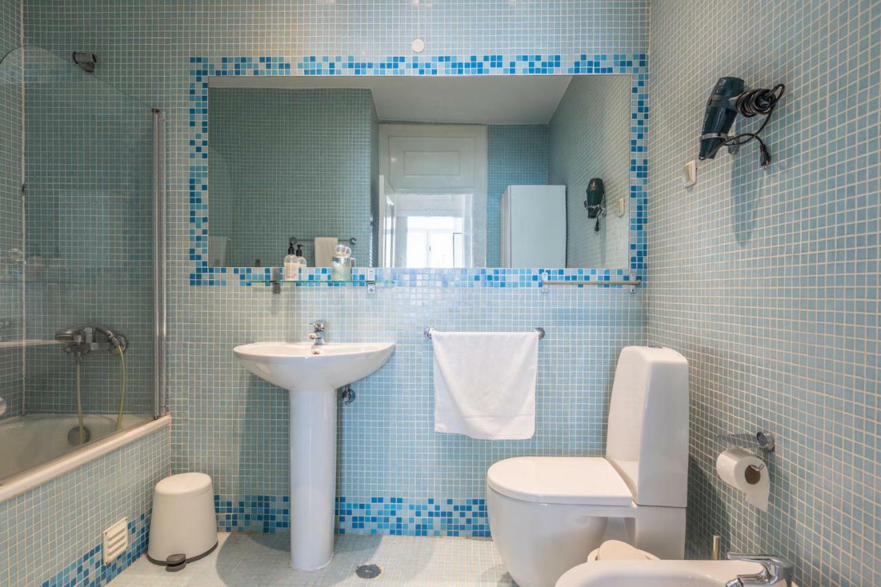 Fantastic Family Apartment In Estrela Lisbona Esterno foto